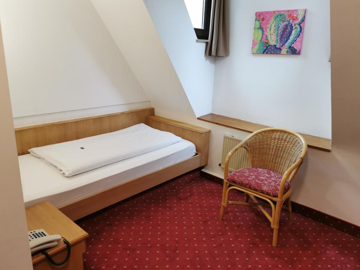 Landhotel Oelmuehle Mombris Kültér fotó